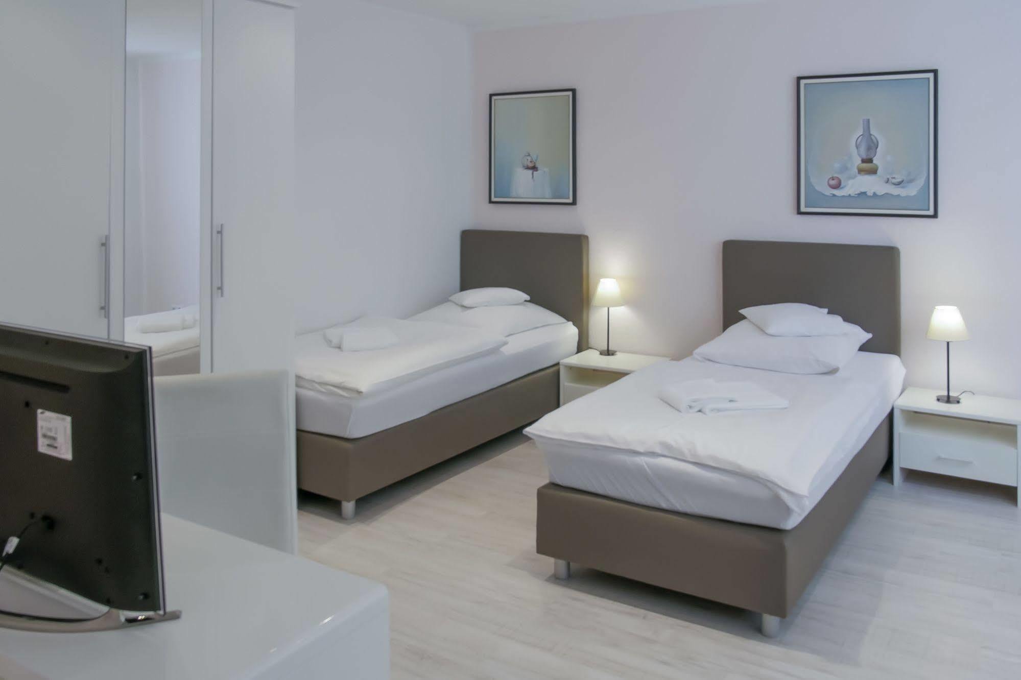 Pension Donau Grill Hannover Luaran gambar